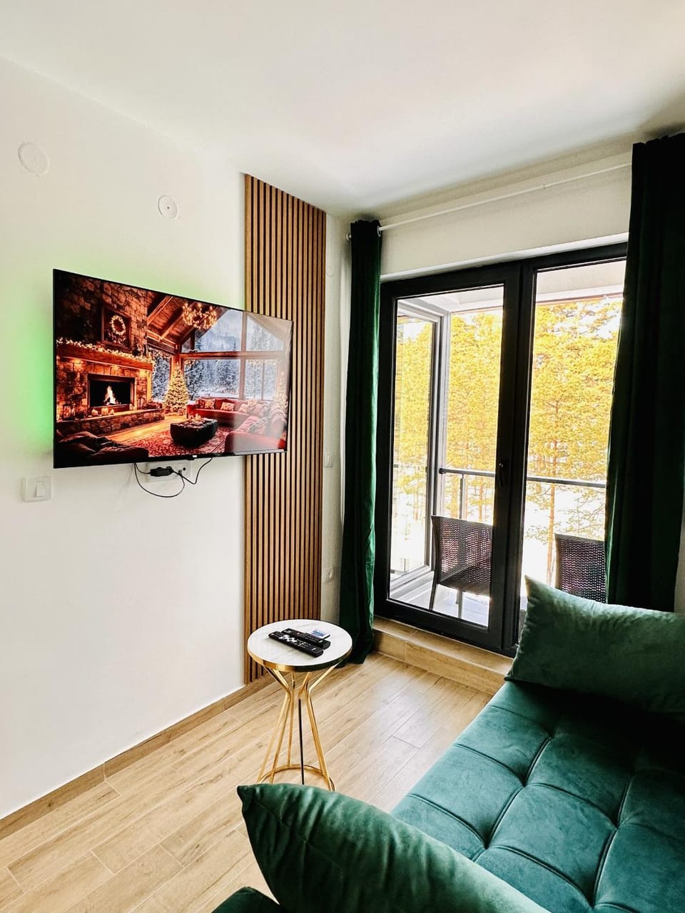 Communal lounge/ TV room, TV and multimedia, Seating area