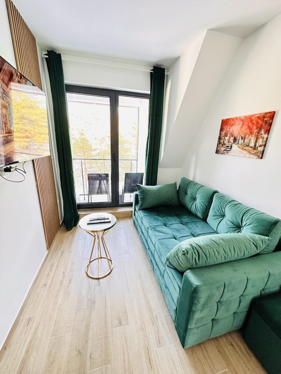 TV and multimedia, Seating area