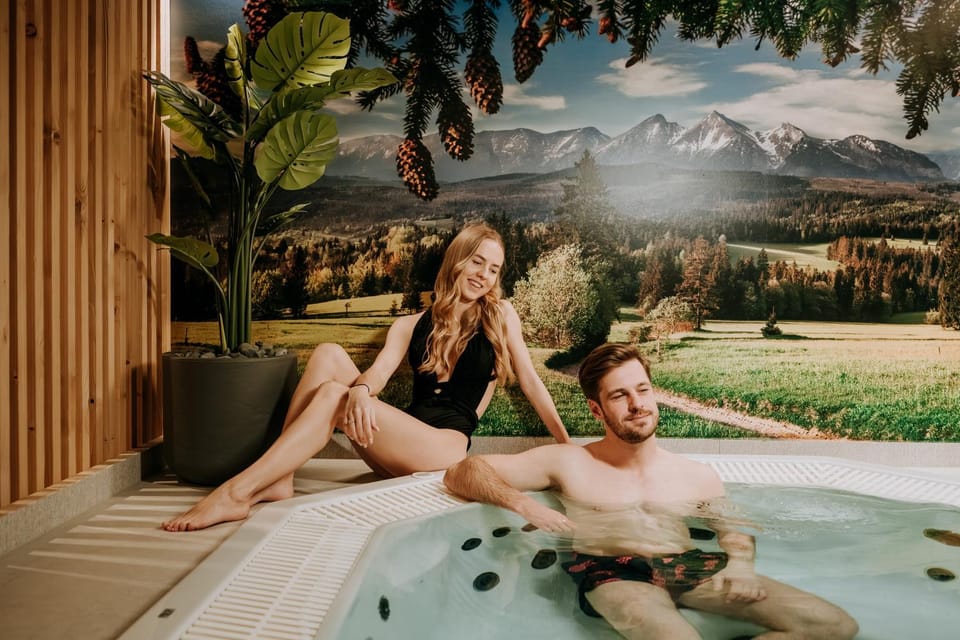 Day, People, Hot Tub, Guests, group of guests