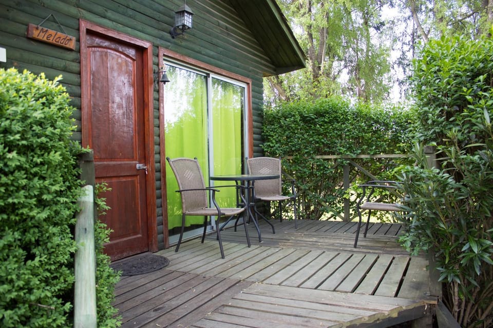 Property building, Patio, Day, Garden, Balcony/Terrace