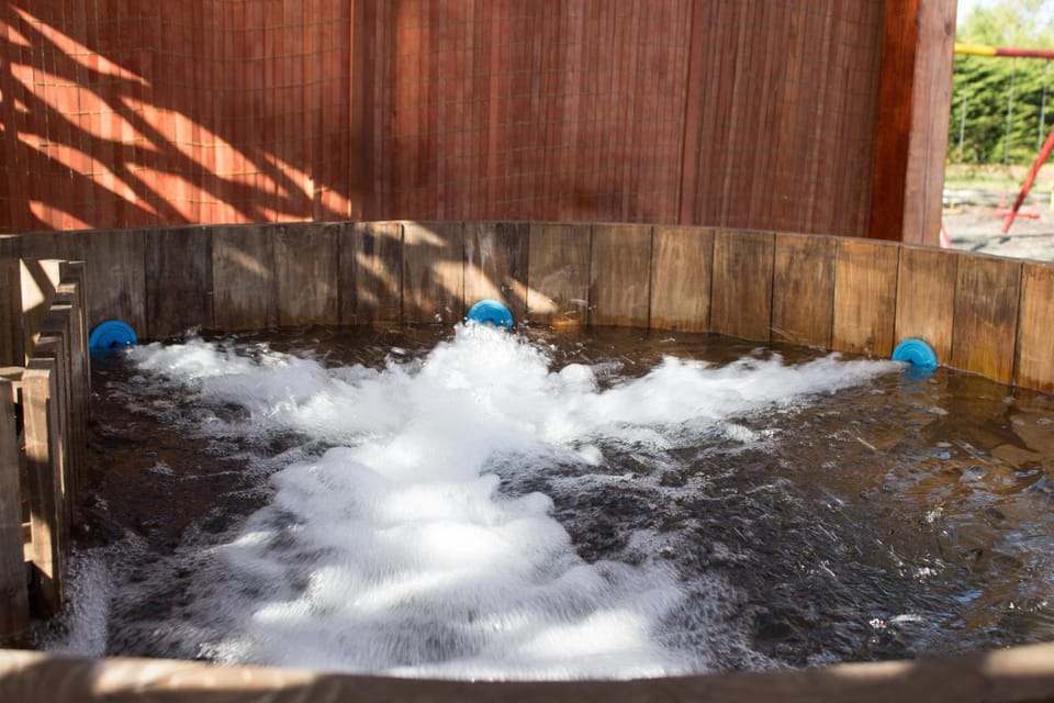 Day, Hot Tub