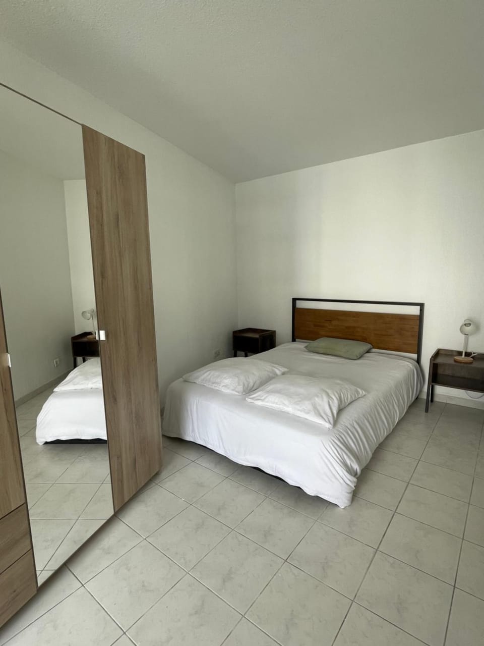 Bed, Photo of the whole room, Bedroom, wardrobe