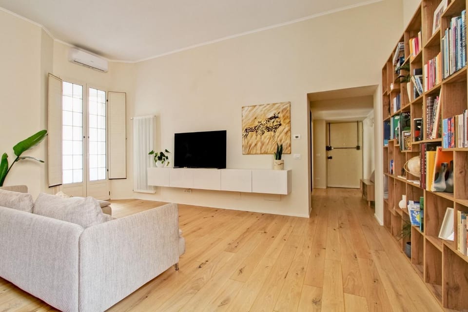 Communal lounge/ TV room, Living room, air conditioner