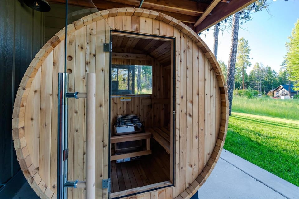 Luxe Lakeside New Build by Flathead Lake Speakeasy House in Lakeside