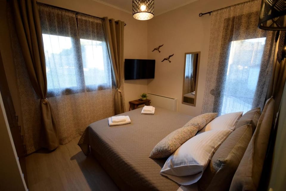TV and multimedia, Photo of the whole room, Bedroom