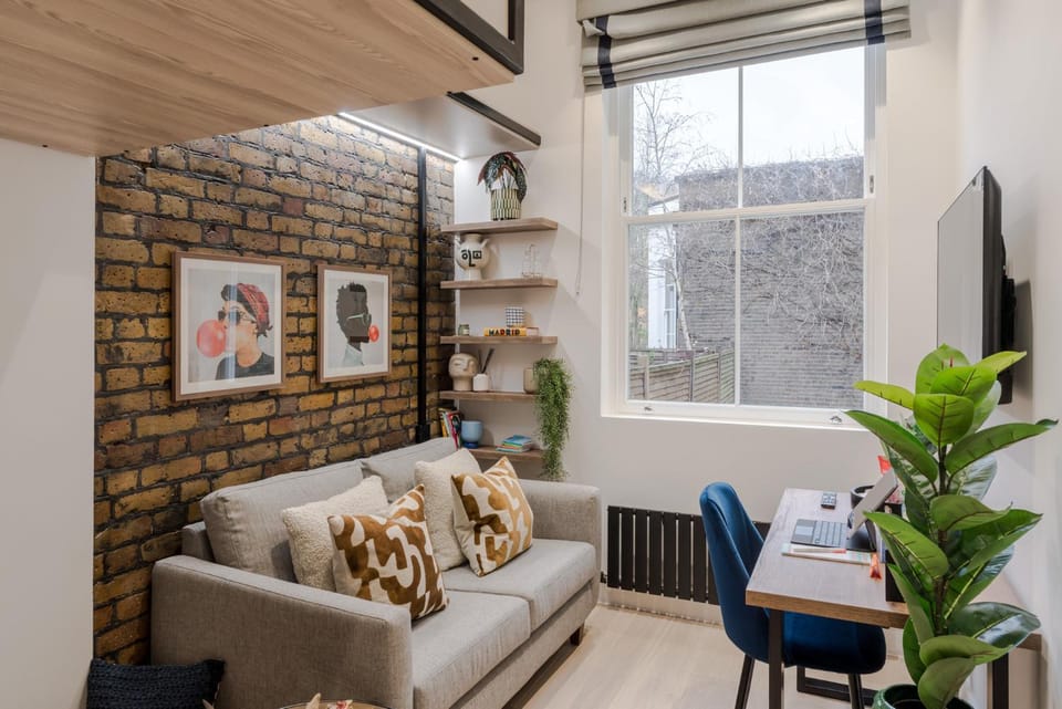 Living room, Seating area