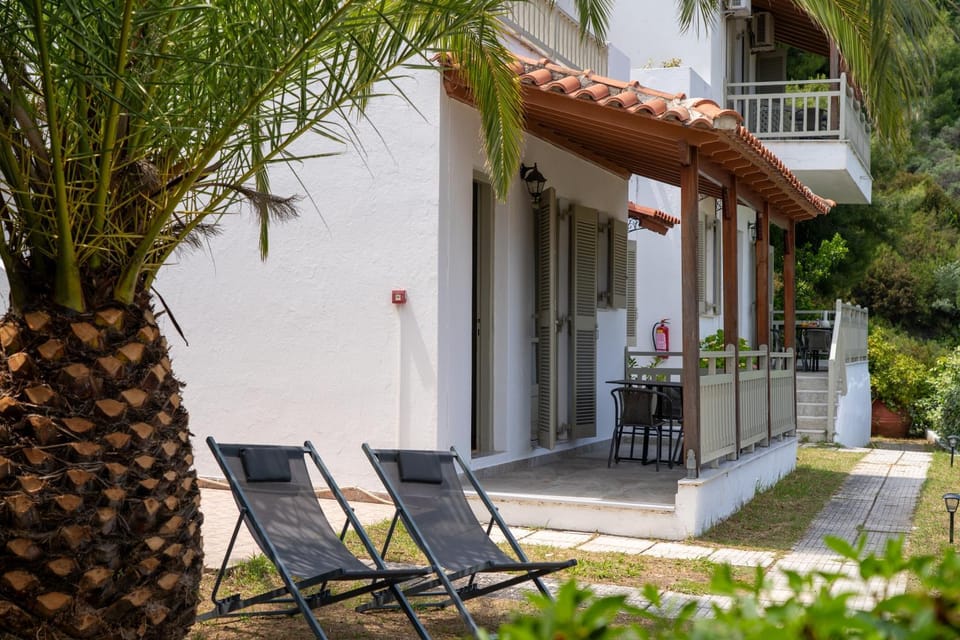 Flower Inn in Skiathos