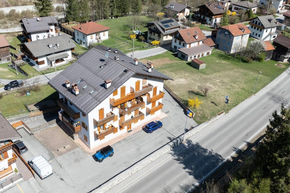Day, Neighbourhood, Bird's eye view, Location, Parking