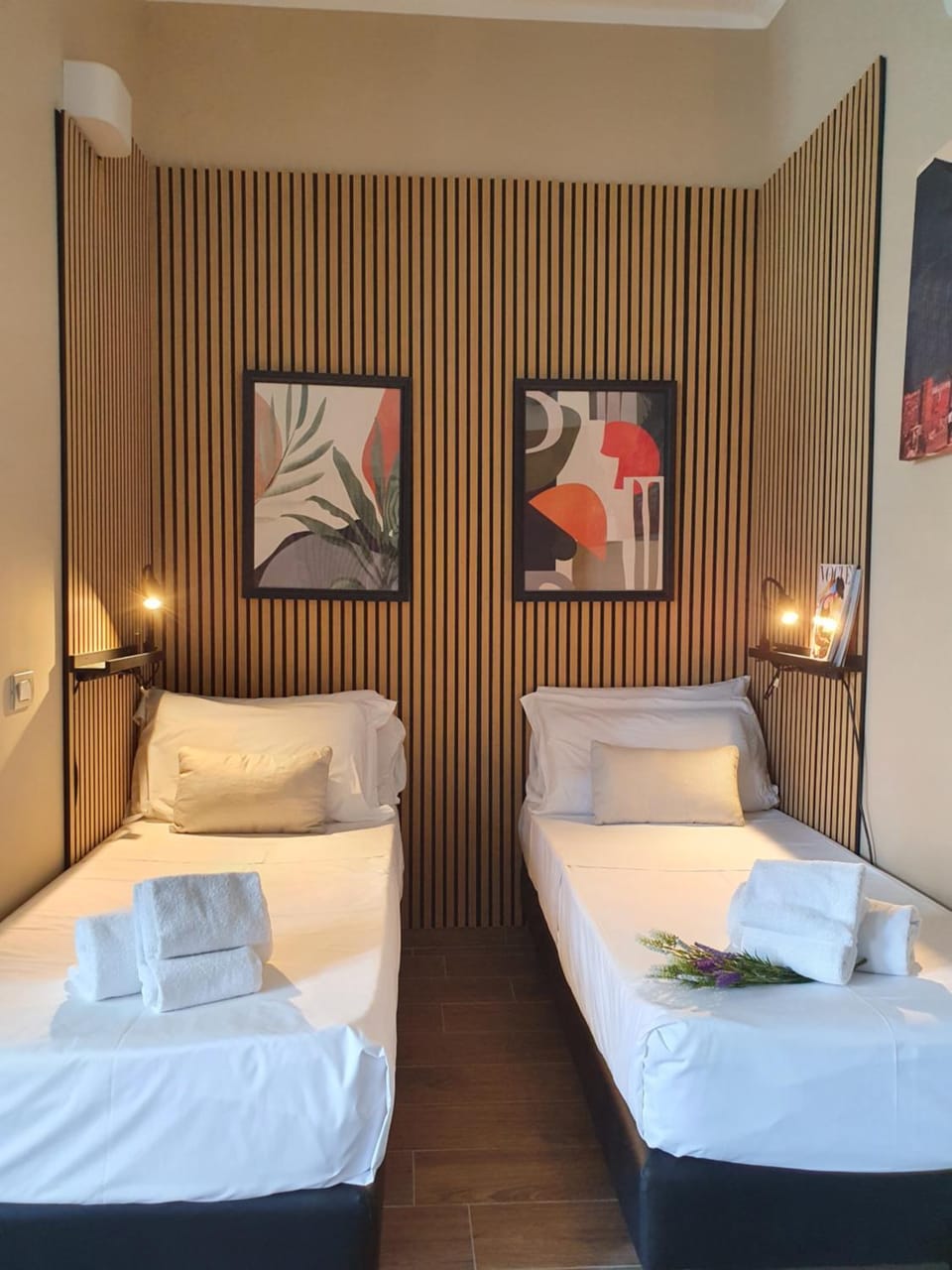 Bed, Photo of the whole room, Decorative detail, Bedroom