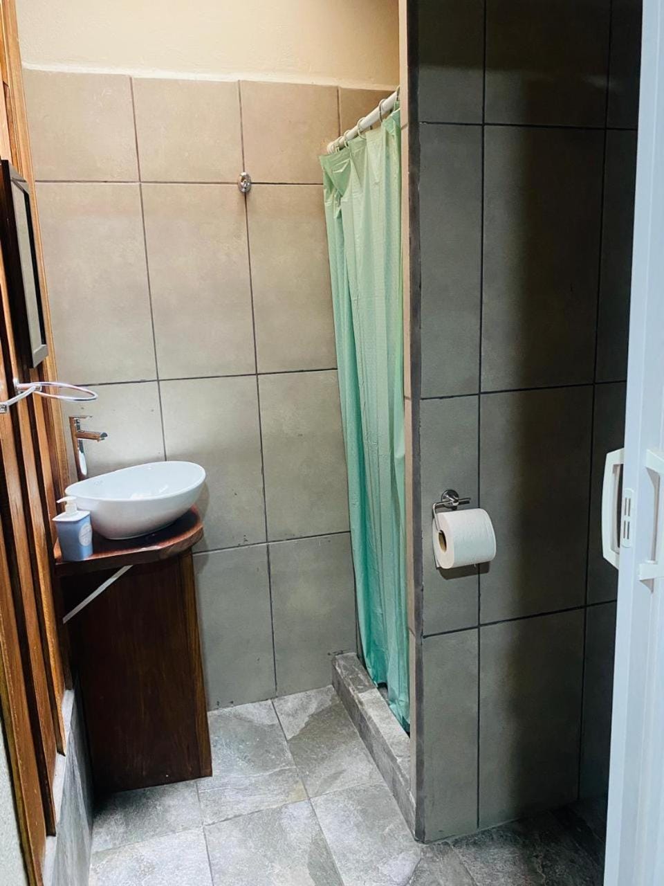 Shower, Bathroom, towels
