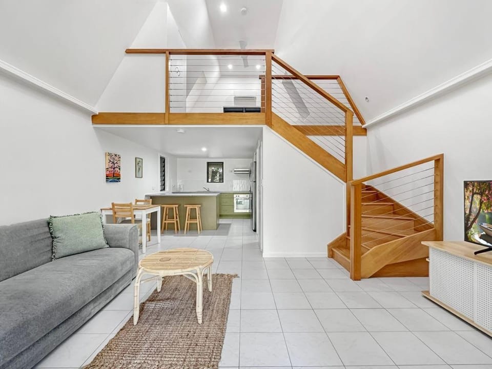 Canopy Chalet 6 House in Yates Street