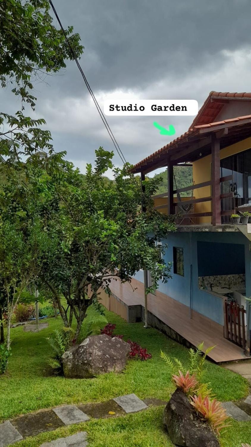 Studio Garden Chalé completo com piscina e churrasqueira House in State of Rio de Janeiro