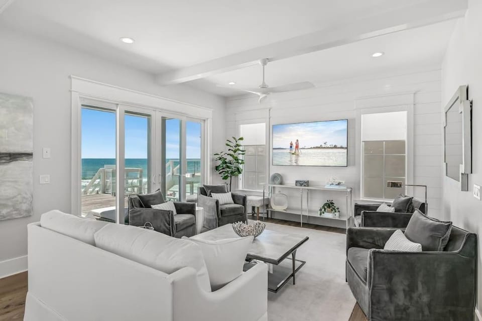 Barefoot Bliss by Stay on 30A- Pool, Bikes, Golf Cart House in South Walton County