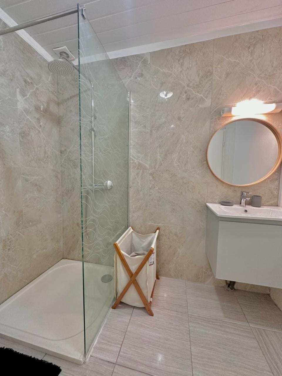 Shower, Bathroom