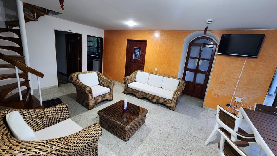 Communal lounge/ TV room