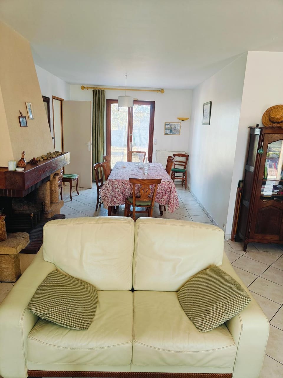 Living room, Seating area