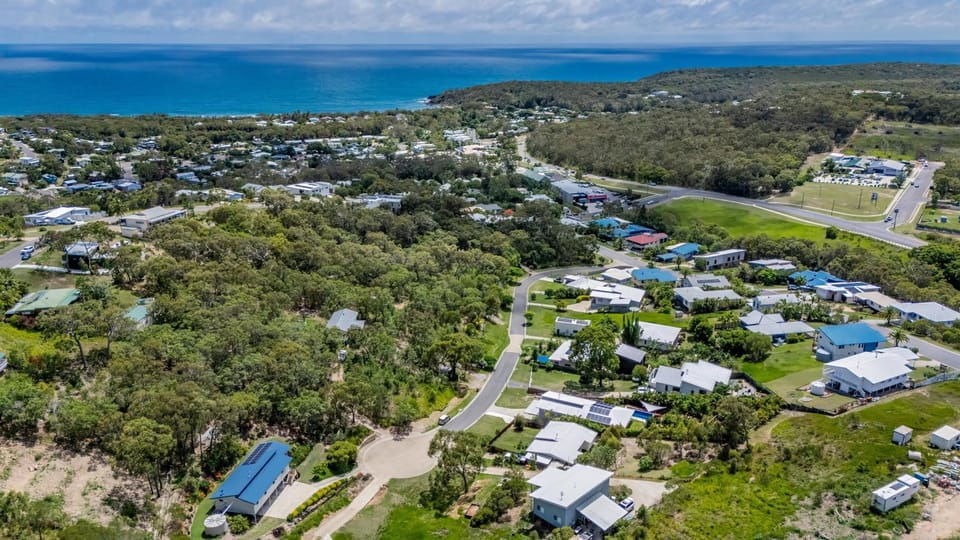 Bayview • Pet-Friendly Fenced Yard • Walk to Beach House in Agnes Water