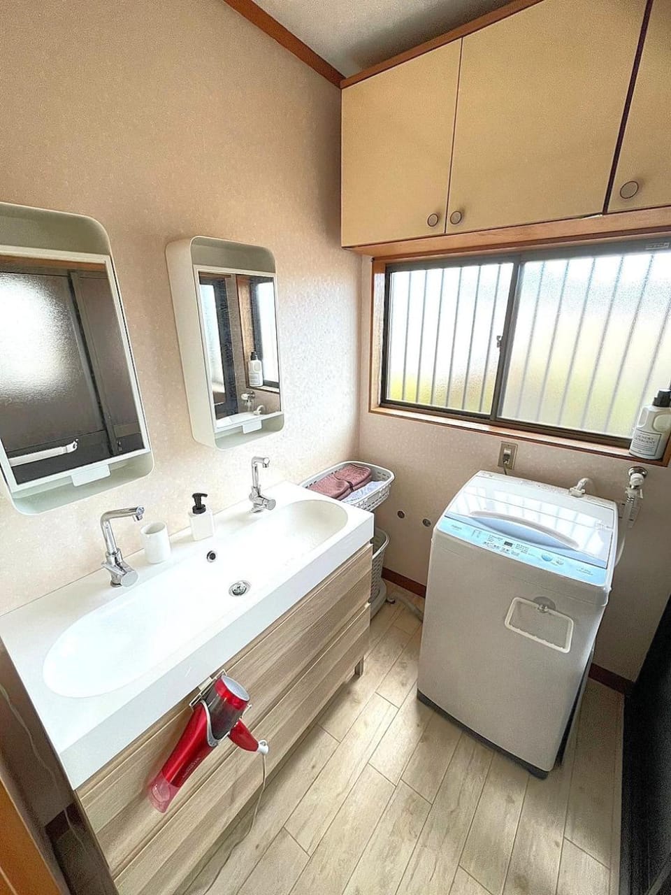 Bathroom, towels