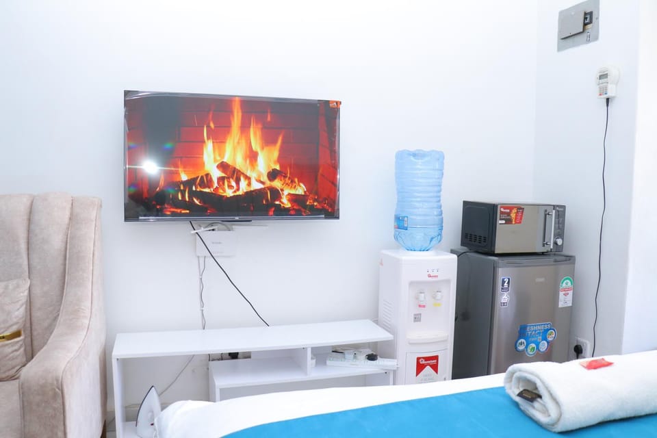 Communal lounge/ TV room