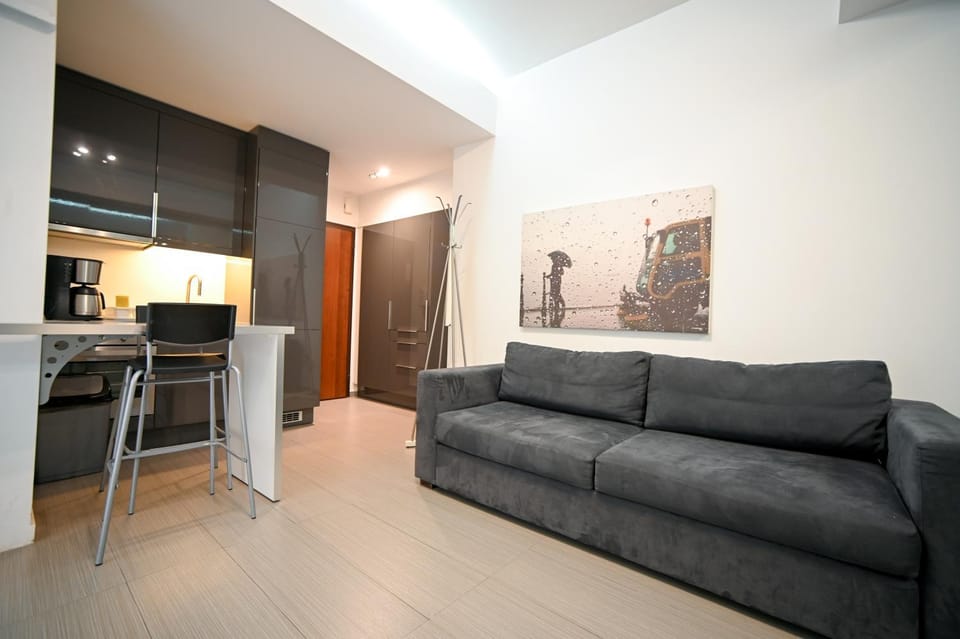 Kitchen or kitchenette, Living room, Seating area