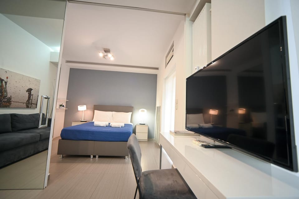Living room, Photo of the whole room, Seating area, Bedroom