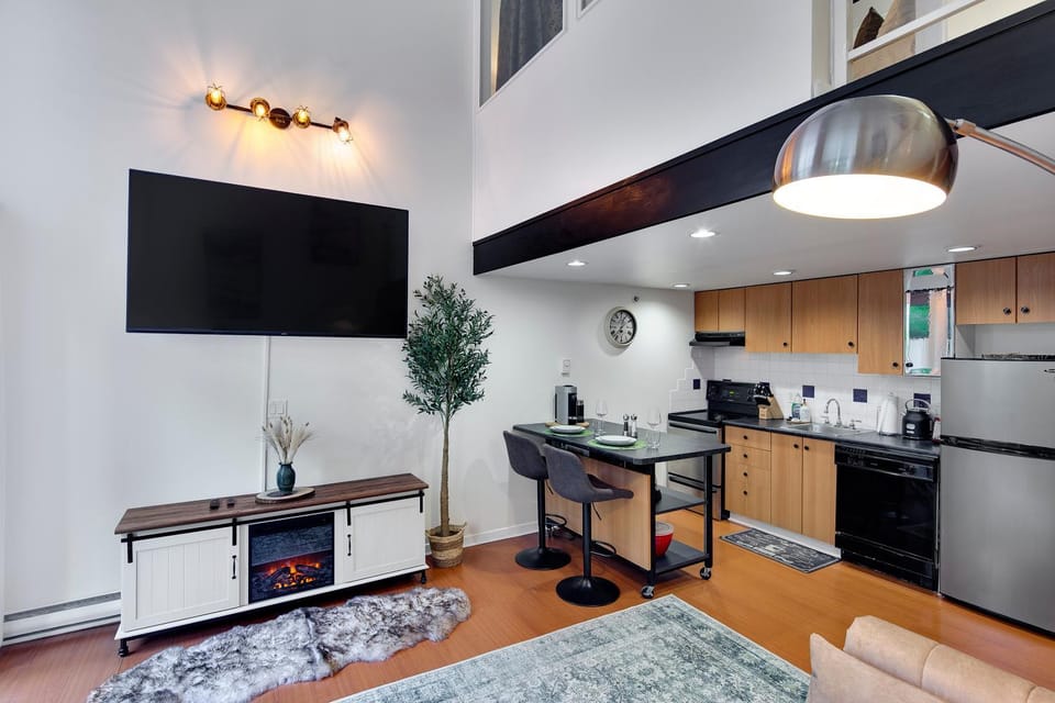 TV and multimedia, Dining area
