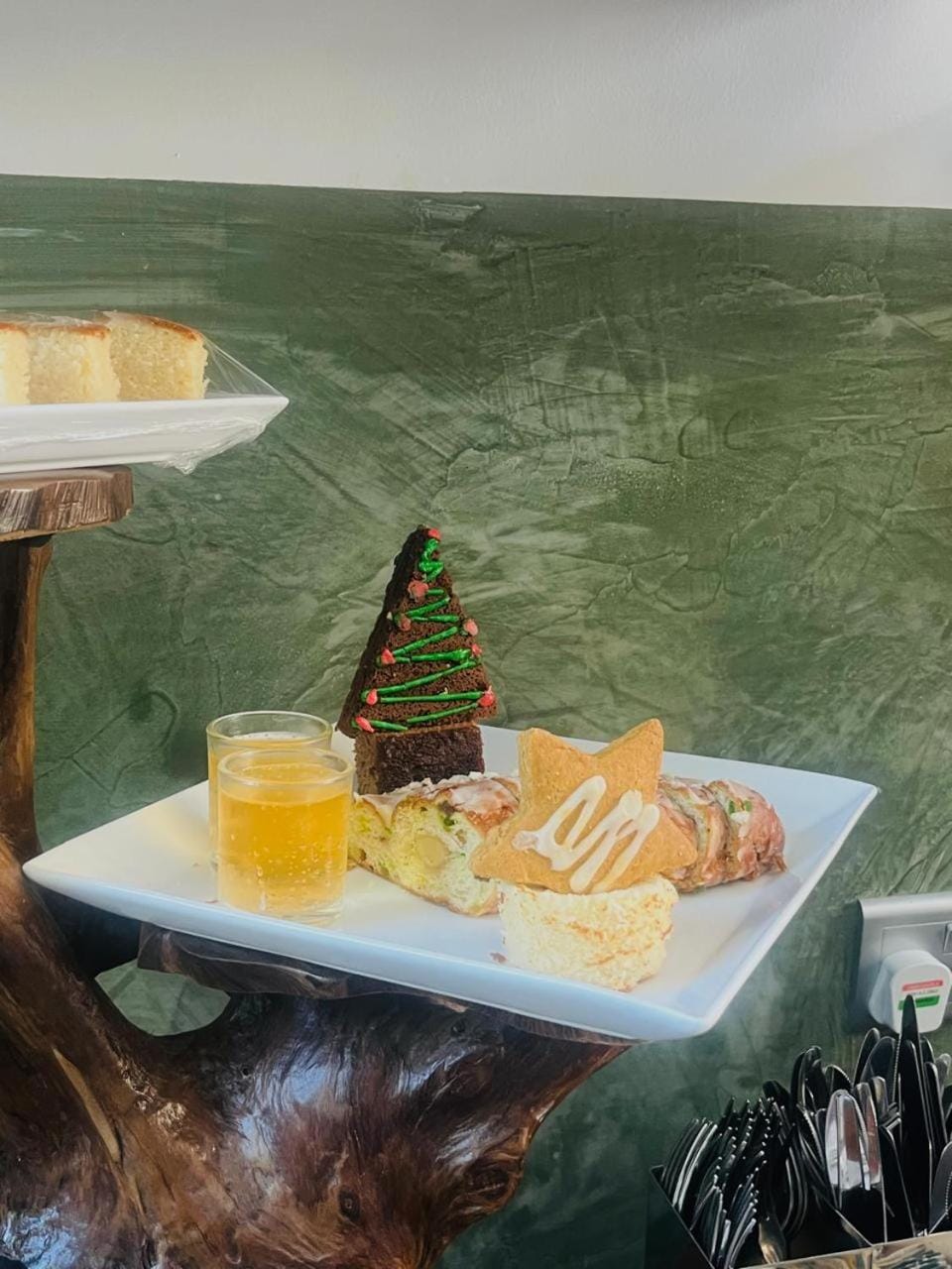 Restaurant/places to eat, Food and drinks, Food, Breakfast, Continental breakfast