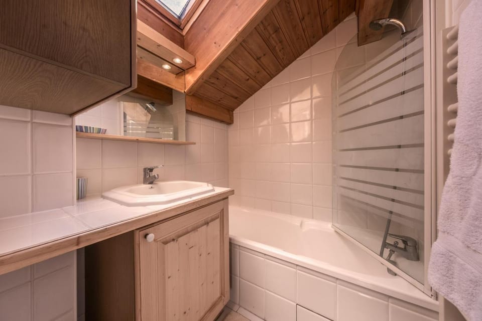 Bathroom, Bath