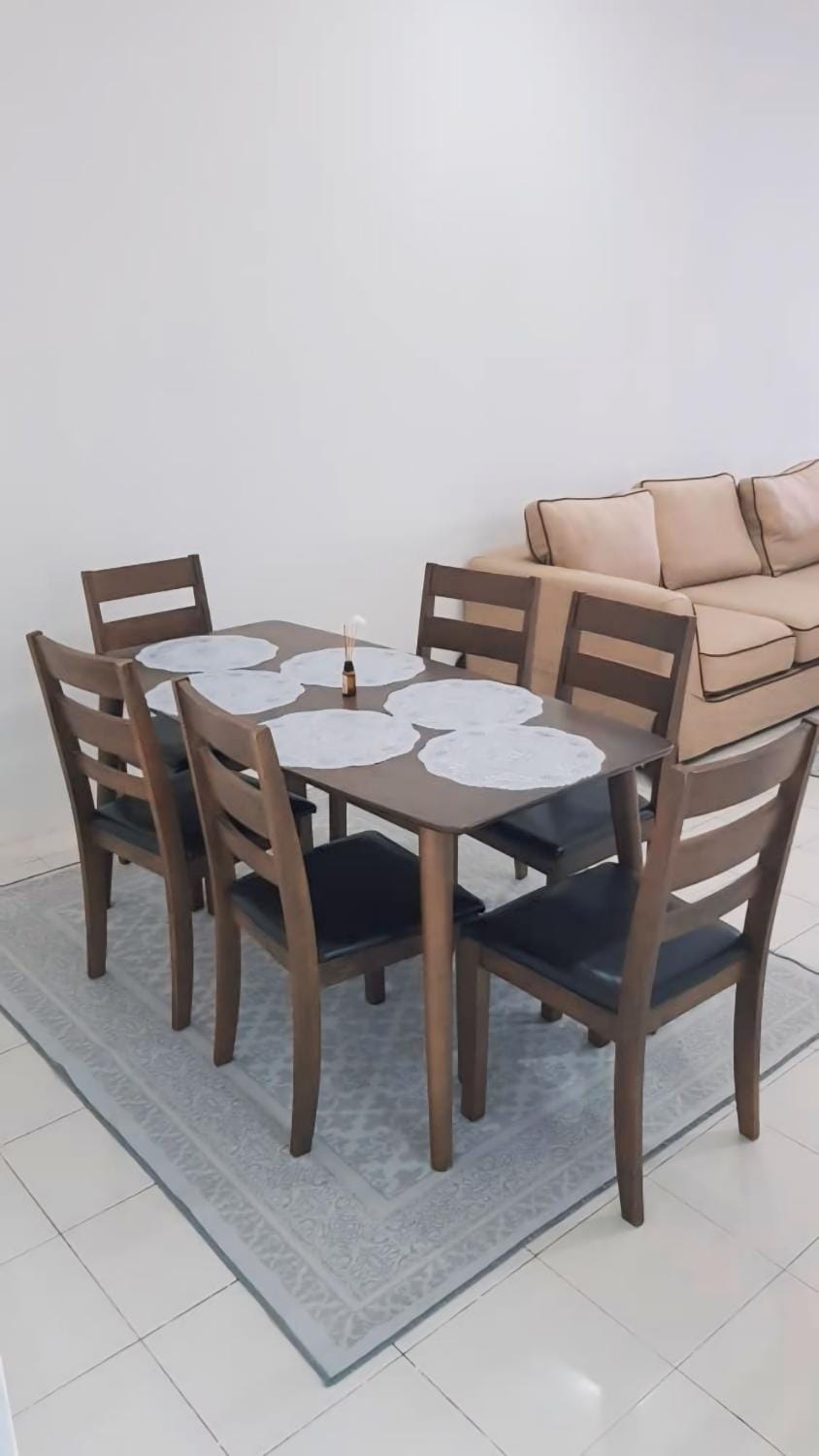 Seating area, Dining area