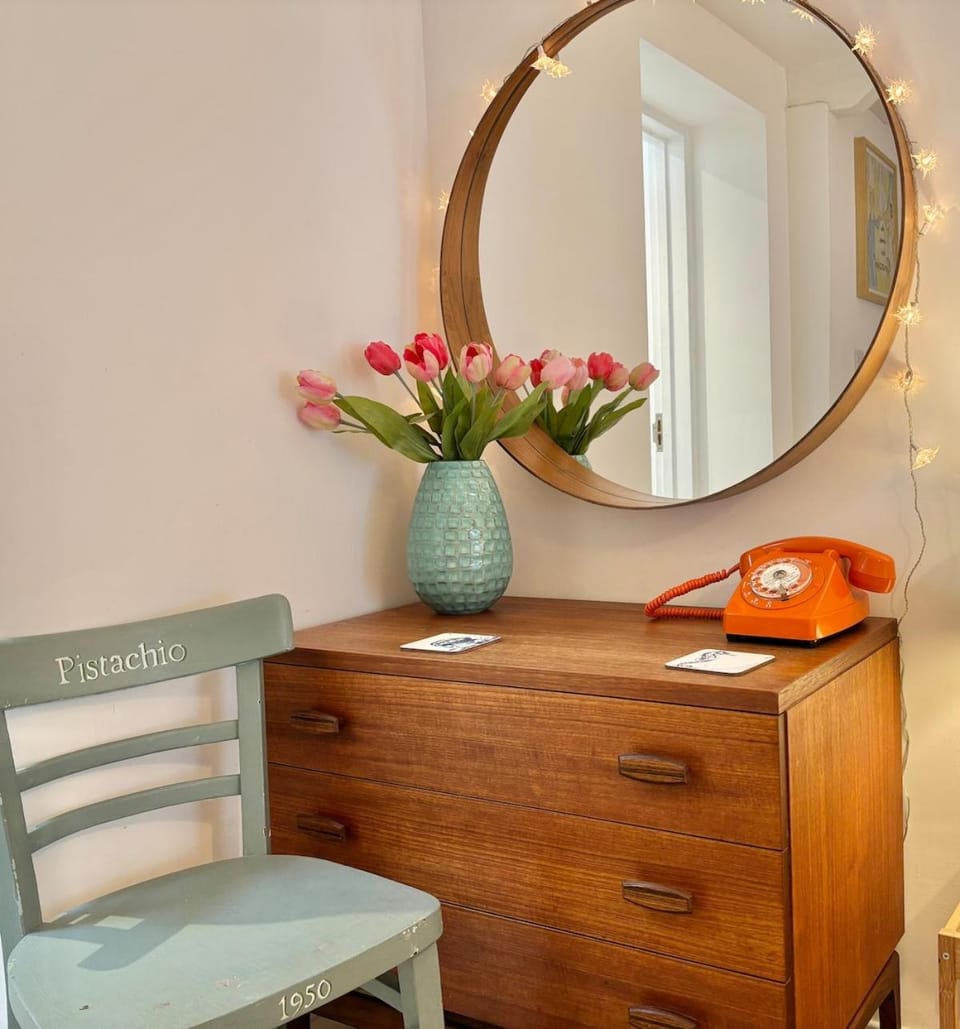 Whirlygig Cottage, near to Penzance Harbour House in Penzance