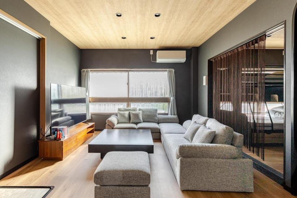 Living room, Photo of the whole room