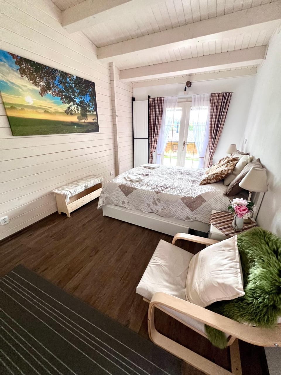 Bed, Photo of the whole room, Bedroom