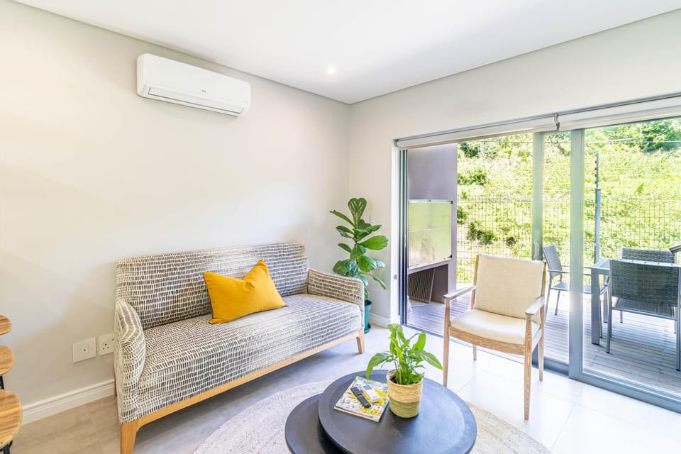 Living room, Seating area, air conditioner