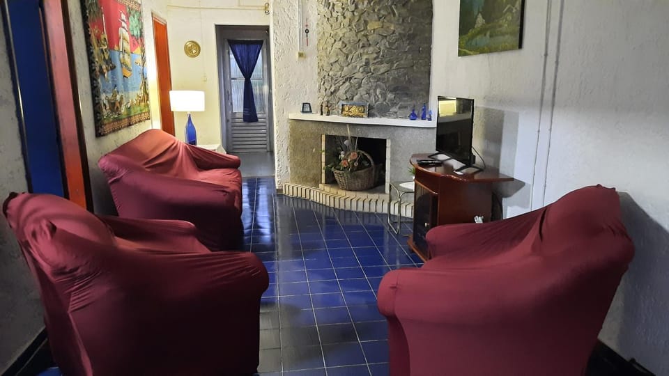 TV and multimedia, Seating area
