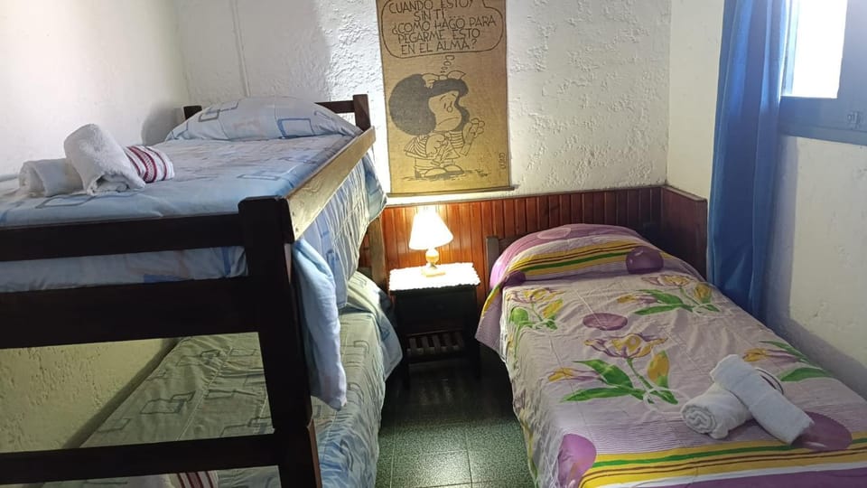 Bedroom, bunk bed