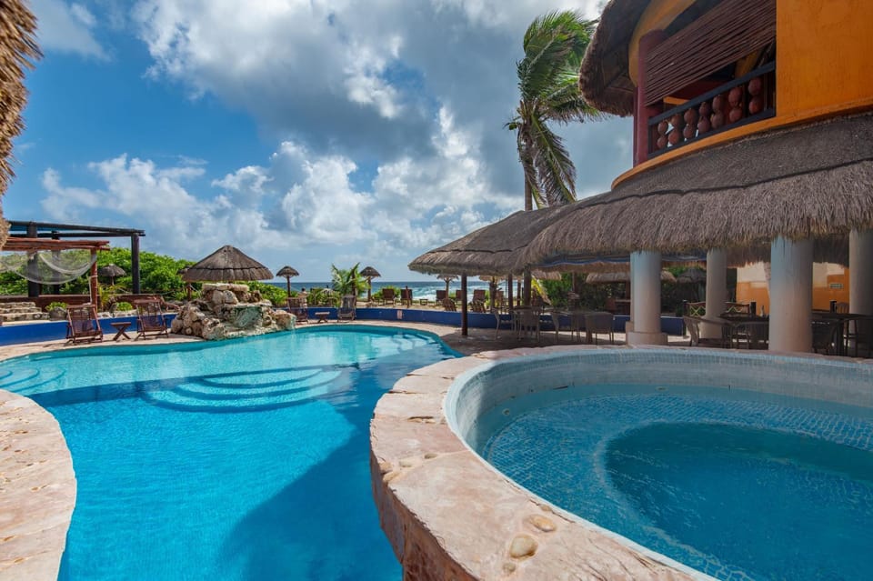 Hot Tub, Pool view, Swimming pool