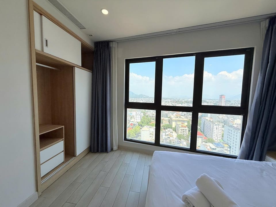 Bed, Bedroom, City view