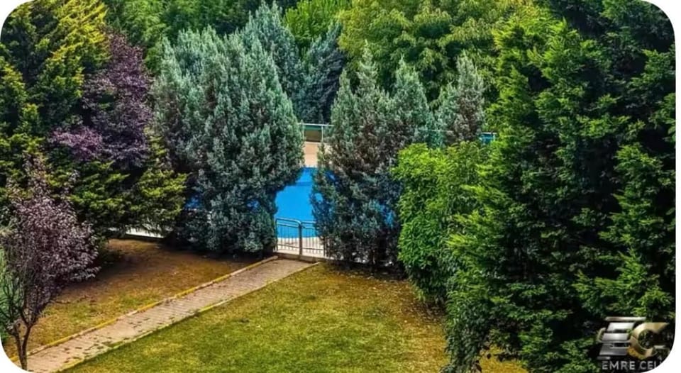 Havuz, Doğa, Balkon Apartment in Istanbul