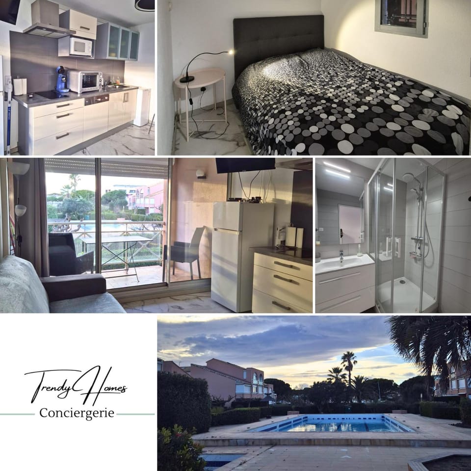 Kitchen or kitchenette, Living room, Swimming pool