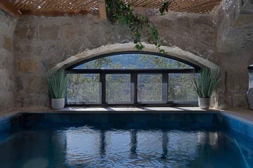 Hot Tub, Swimming pool