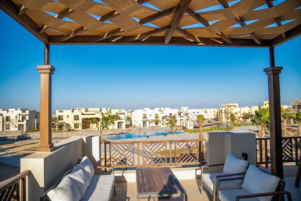 Balcony/Terrace, Pool view