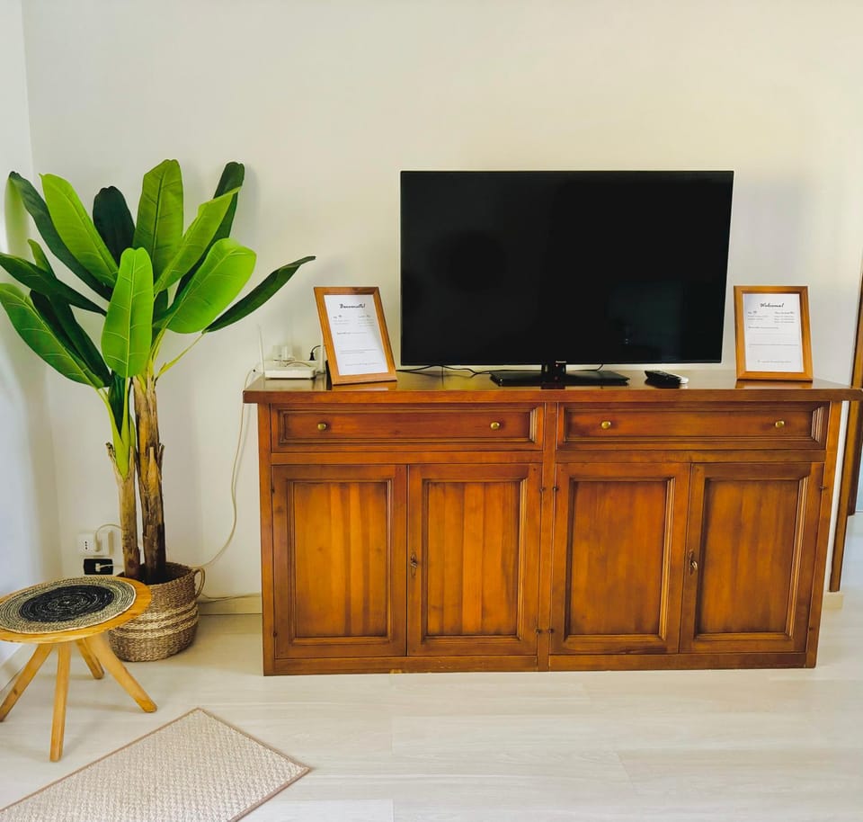 Communal lounge/ TV room, TV and multimedia, Evening entertainment