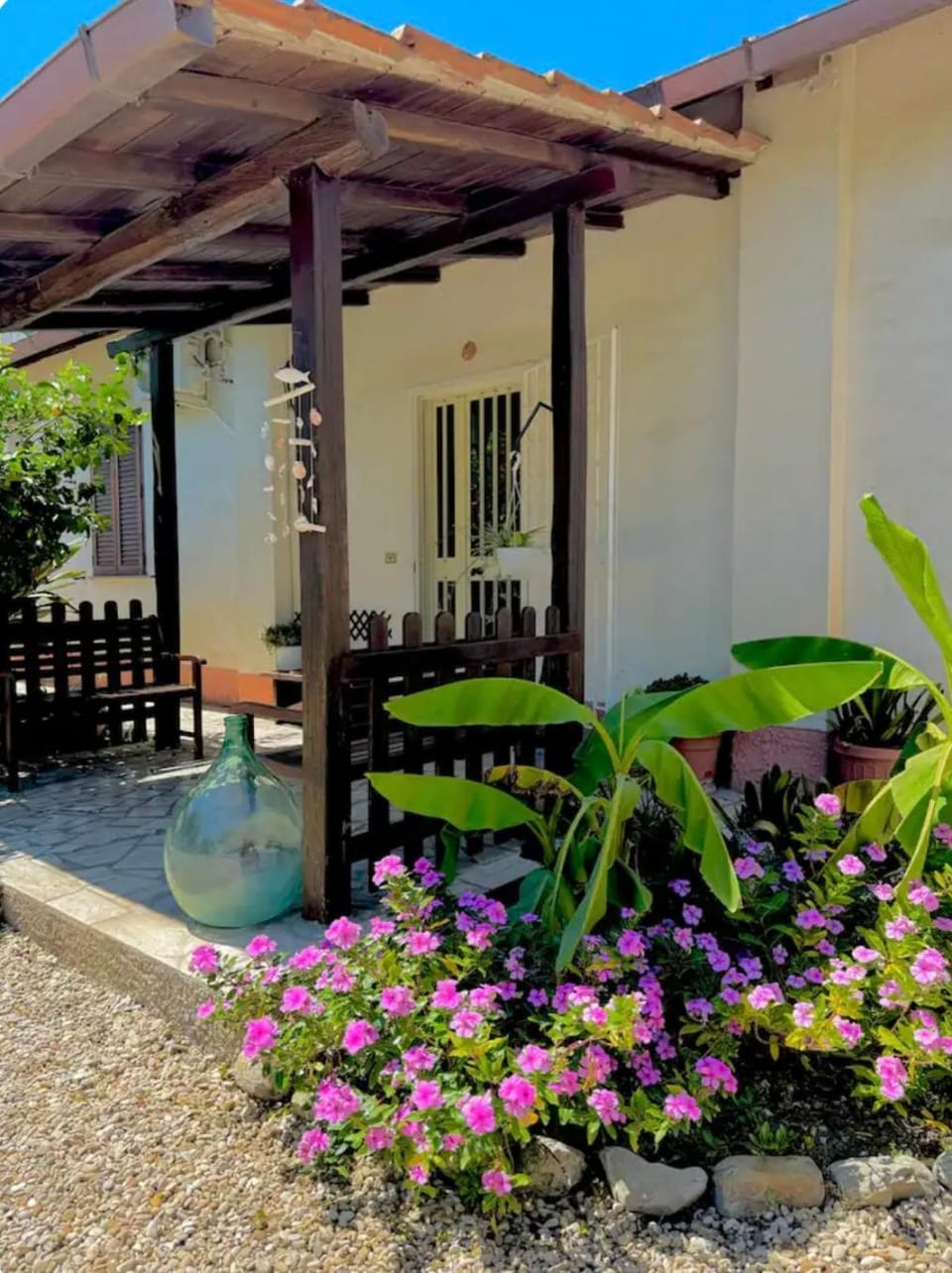 Property building, Patio, Spring, Day, Garden, Garden view