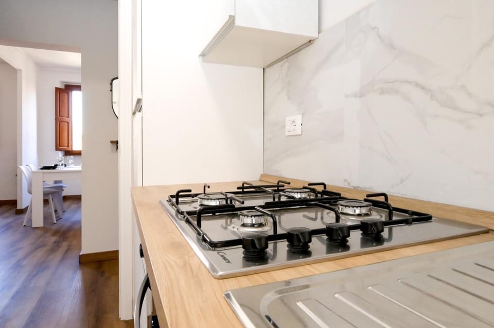 Kitchen or kitchenette, Kitchen or kitchenette