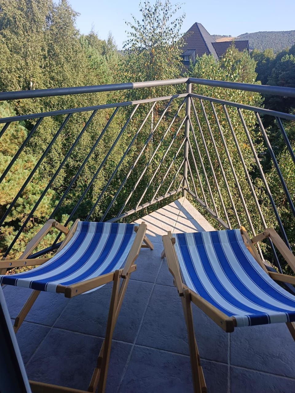 Natural landscape, Mountain view, sunbed