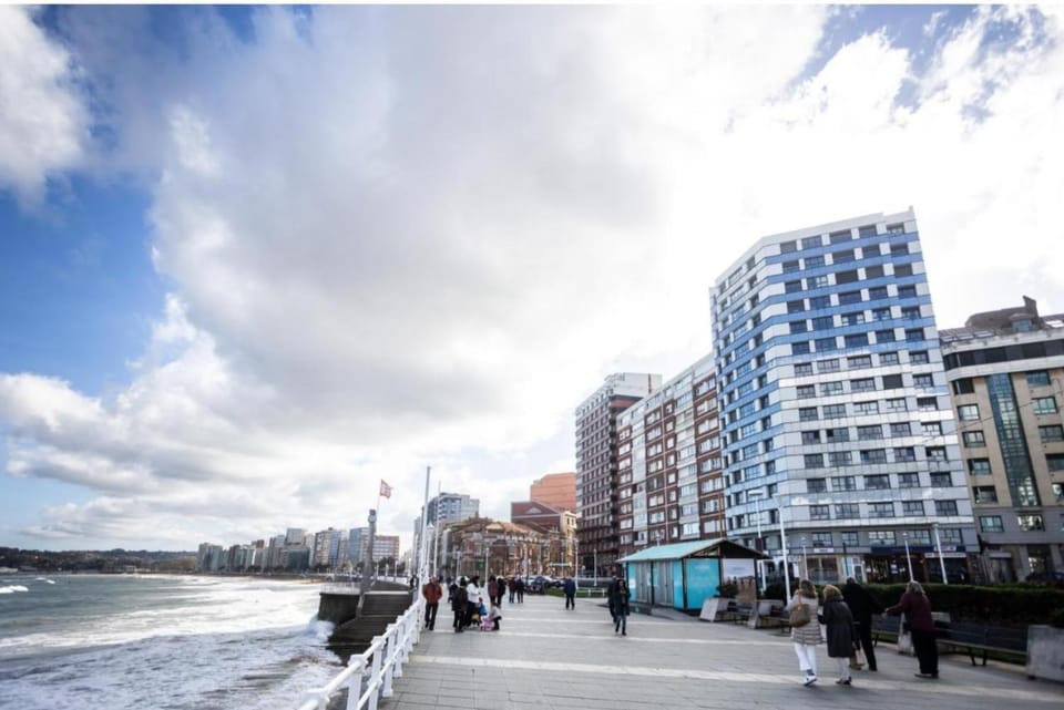 Property building, Day, Natural landscape, Location