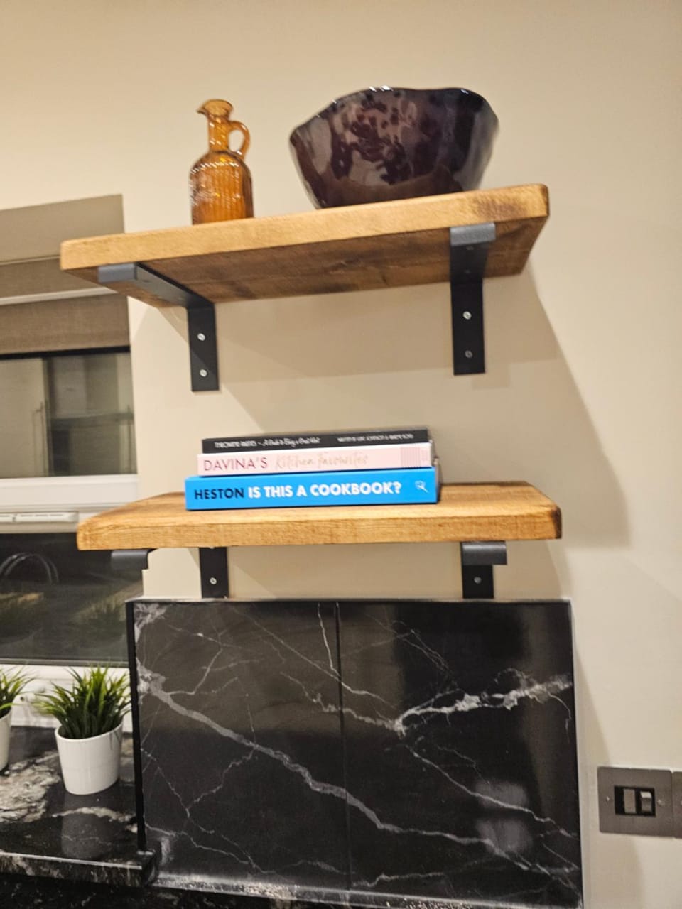 Spacious four bedroom four bathroom flat in West Kensington Apartment in City of Westminster