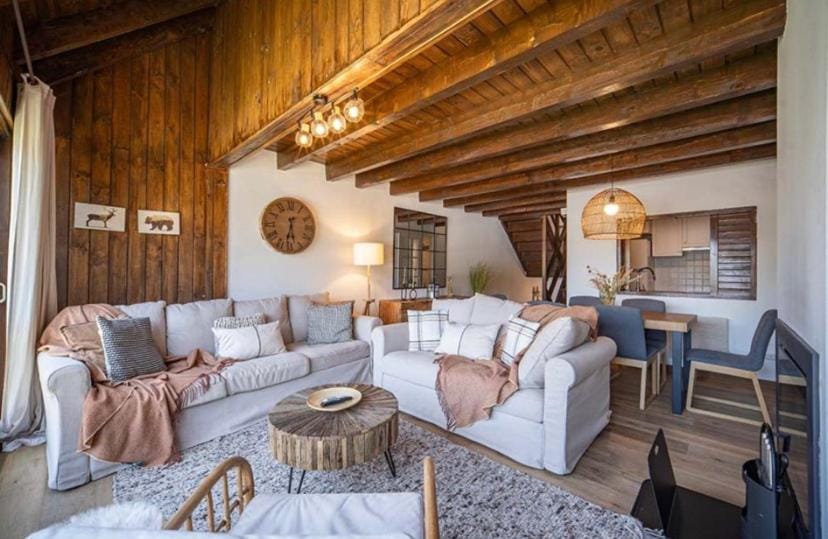 Casa Catania-Acogedora casa con impresionantes vistas-Fibra Optica-5 TV-Chimenea Chalet in Catalonia