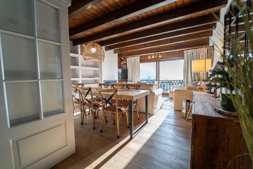 Casa Catania-Acogedora casa con impresionantes vistas-Chimenea-WIFI-Fibra Optica -5 SMART TV Chalet in Catalonia