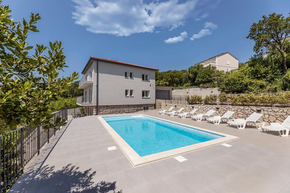 Property building, Pool view, Swimming pool